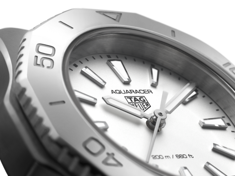TAG Heuer Aquaracer Professional 200 – Bild 3