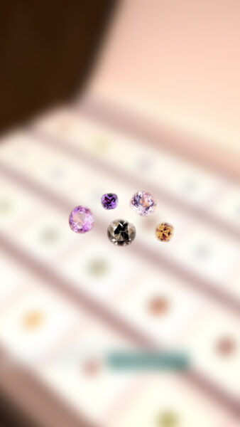 Thumbnail für Unsere erlesene Farbsteine